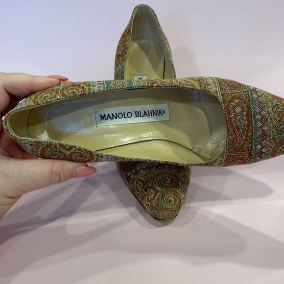 ✨HOST PICK✨Manolo Blahnik Paisley Tapestry Heel Great Used Condition Womens Euro - Picture 4 of 12